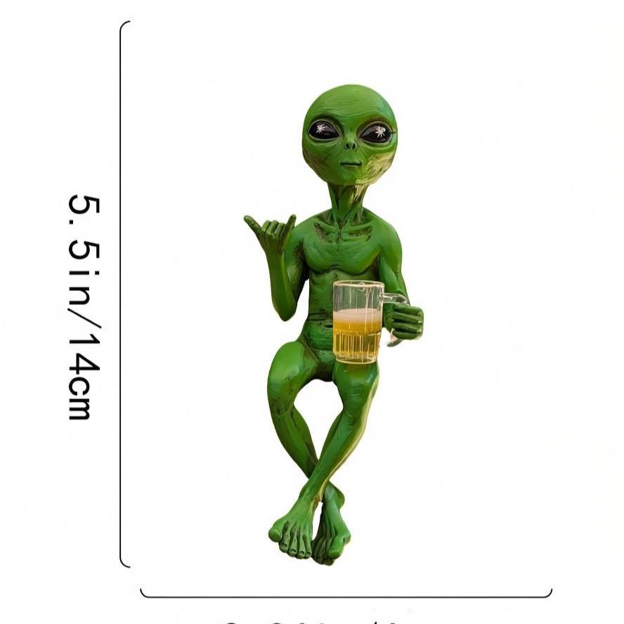 Funny Cute Alien Resin Statue, Ufo Outdoor Garden Decoration, Festive Gift, Unique Garden Statues & Sculptures, Perfect for Holidays