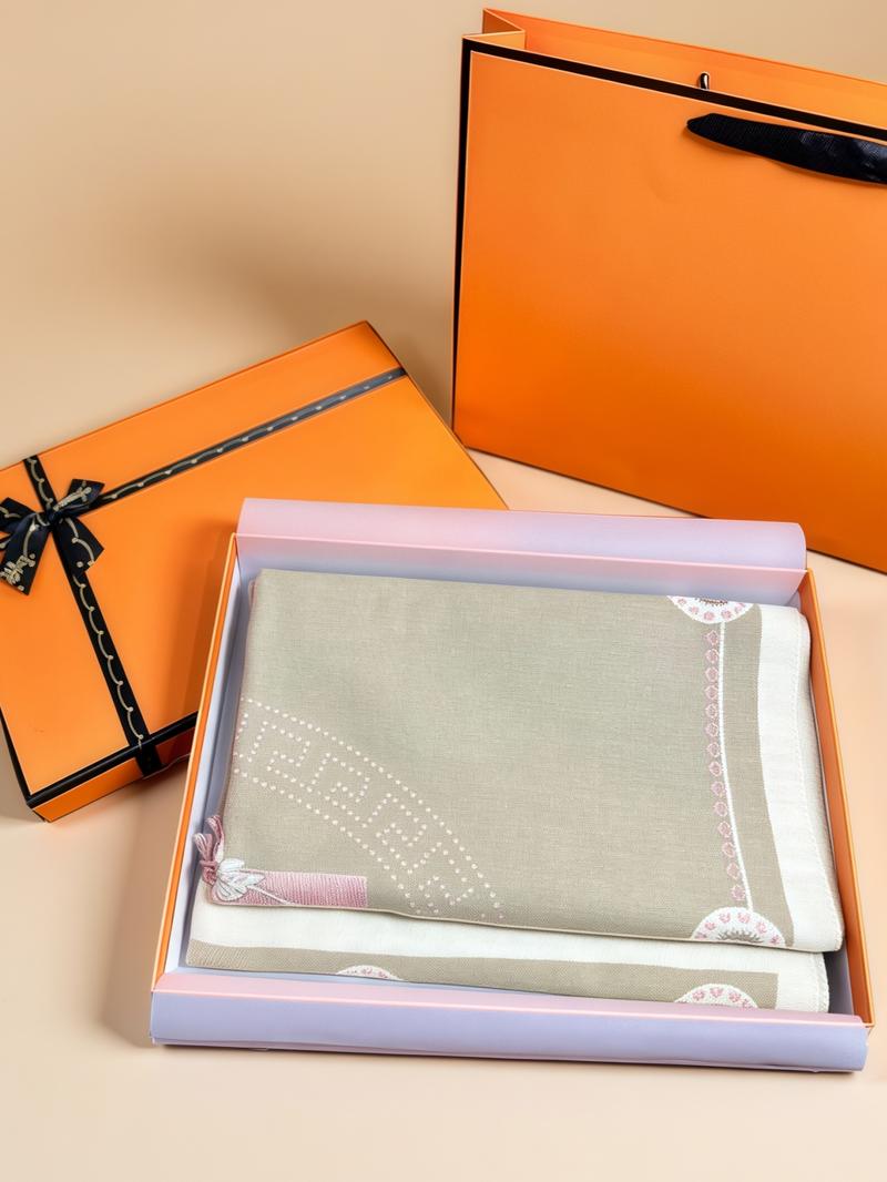 Women's High-Quality Knit Scarf, Warm Fitted Design, Valentine's Day Perfect Gift for Her, Ideal for Fall & Winter, Includes Gift Box