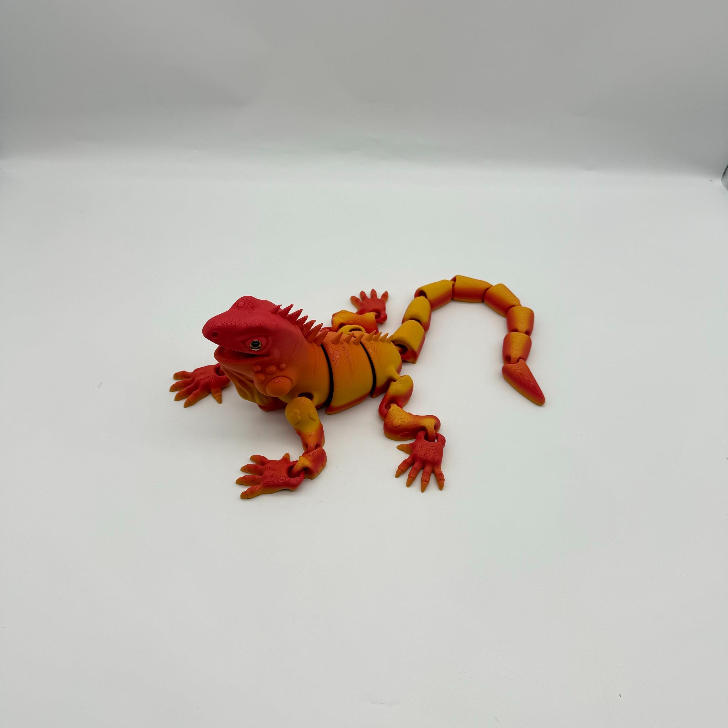 3D Printed Lizard Figurine with Realistic Eyes, Home Decor, Collectible Room Decor, Moving Joints, Perfect Christmas Gift, Party Decoration, Birthday Present #TOP PICKS
