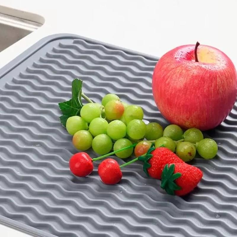 Silicone Drying Mat, Non-Slip Kitchen Drain Mat, Durable and Flexible, Fast Draining, Ideal for Utensils, Vegetables, Fruits