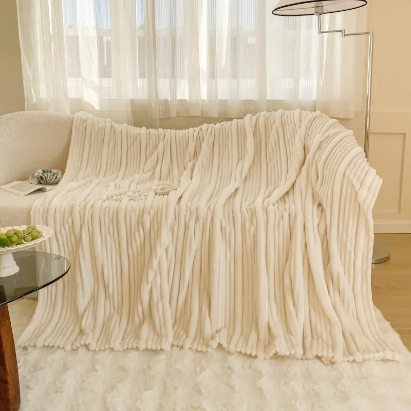 Double-Sided Thickened Blanket, Soft Plush Throw Blanket, Cozy Flannel Throw, Cozy Covering for Home & Bedding, Warm and Comfortable, Ideal for All Seasons