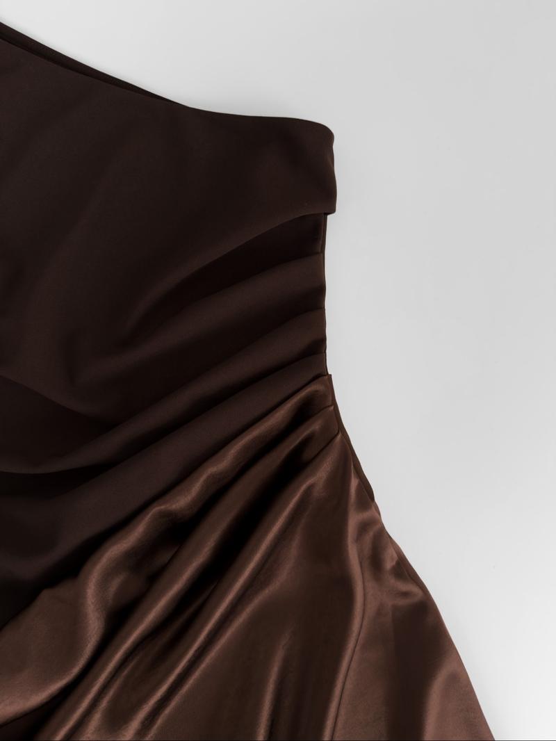 Women's One-Shoulder Satin Evening Gown, Long Bodycon Dress, Elegant Party Wear, Wedding Guest, High Waist Slimming, Asymmetrical Neckline, Bodycon Fit Dress