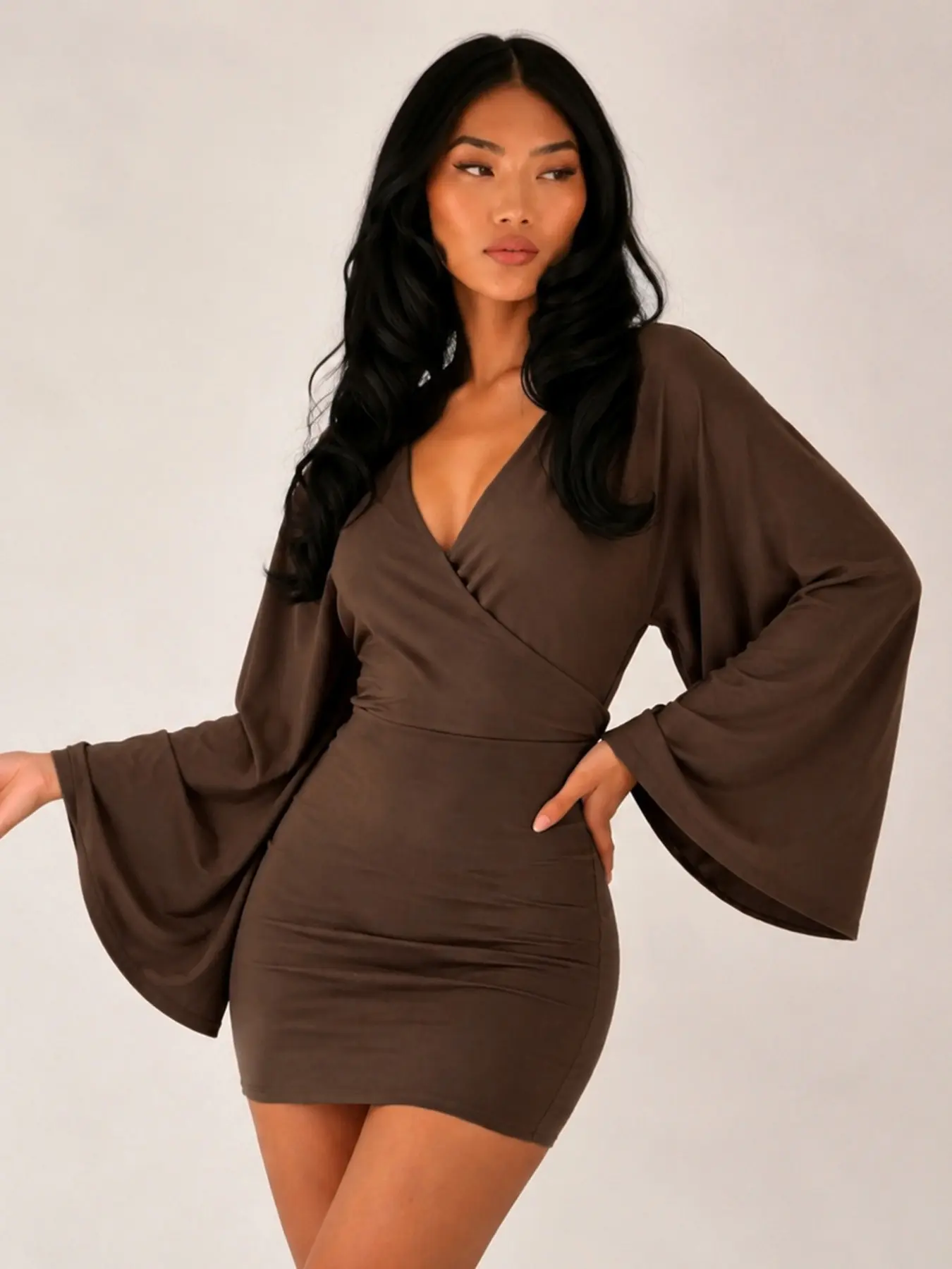 American Vintage Elegant Sexy Minimalist Solid Dress, Crisscross V Neck, Loose Batwing Sleeves, High Waist Fitted Bodycon Mini Dress, Long Sleeve Women Dress for Daily Commute & Parties