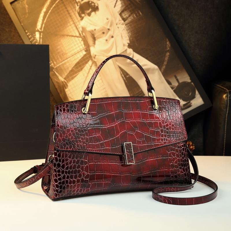 Luxury Wine Crocodile Texture Handbag, High-End Commuter Crossbody Bag, Elegant Mother Bag, Large Capacity Shoulder Bag