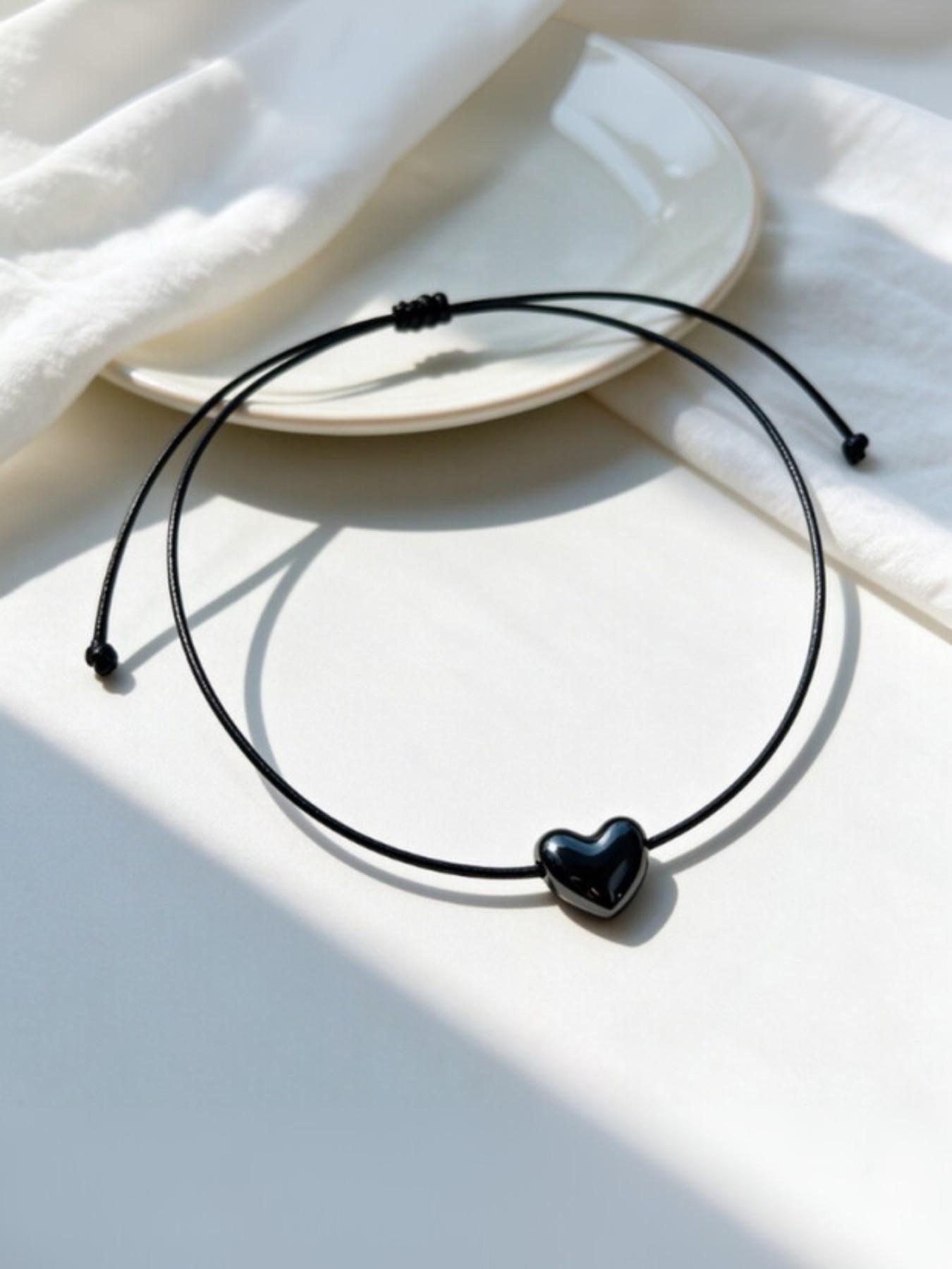 Simple Sweet Ceramic Heart Necklace, Adjustable Collarbone Chain, Unisex Daily Wear Jewelry, Elegant Style for All Seasons