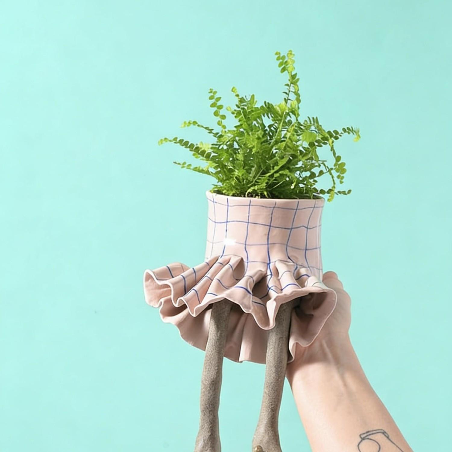 Resin Statue Base Planter, Ideal for Succulents, Cacti, Small Plants, Outdoor Use, Modern Home Office Decor, Balcony Ornament