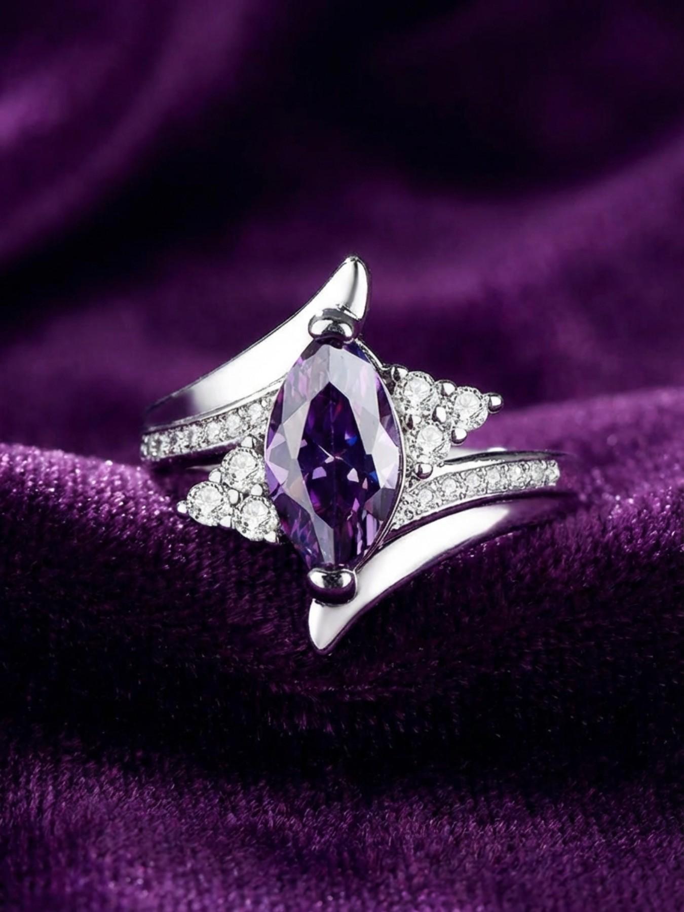 Elegant Geometric Ring with Micro-Pave Design, Unique Horse Eye Line Pattern, Copper Chain Material, Stylish Jewelry for Women