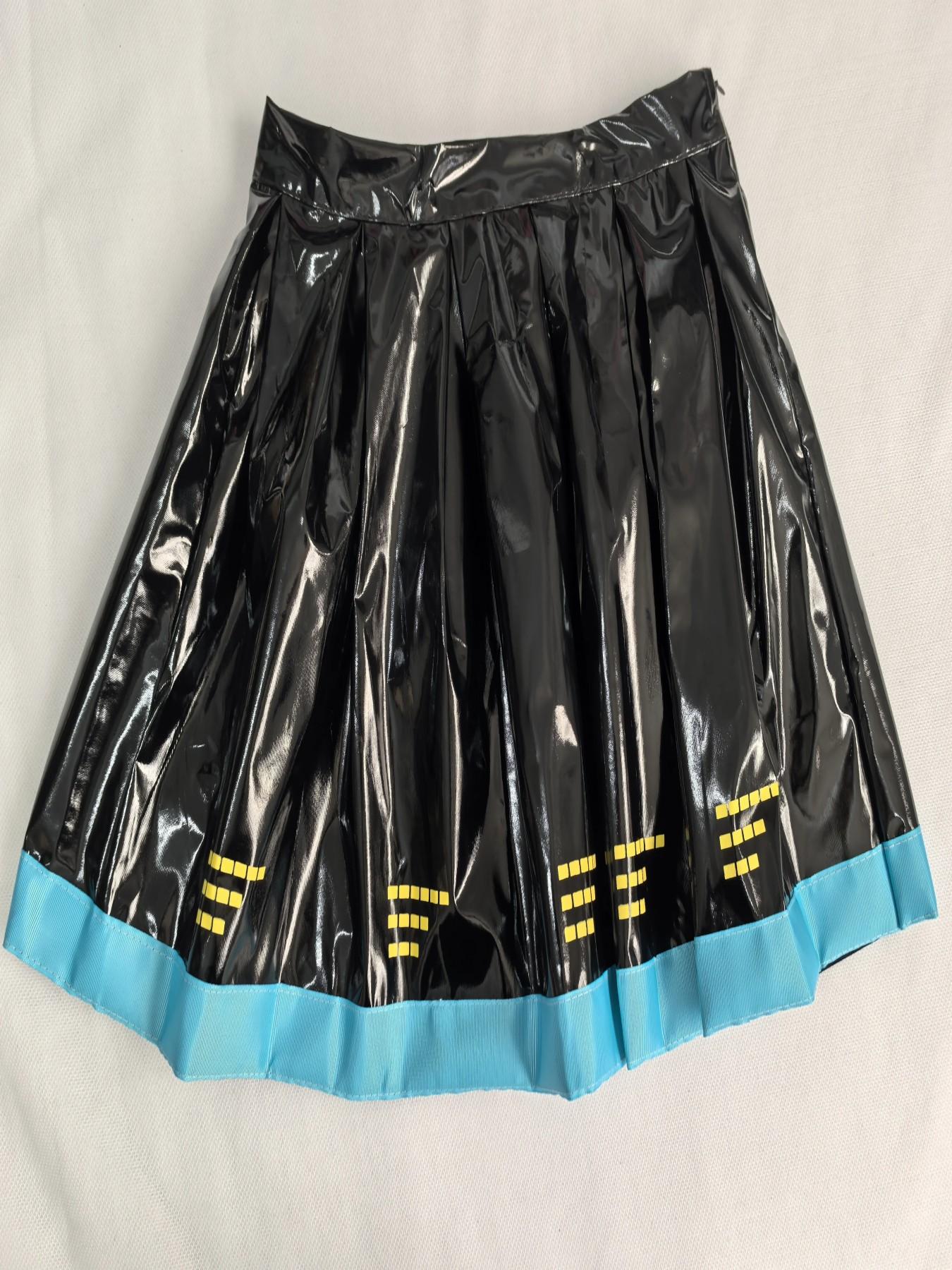 Miku Cosplay Full Set Silver Leather Fabric Suit Miku Cosplay Headwear Costume Outfit JK Sailor Dress High School Uniform Hallow