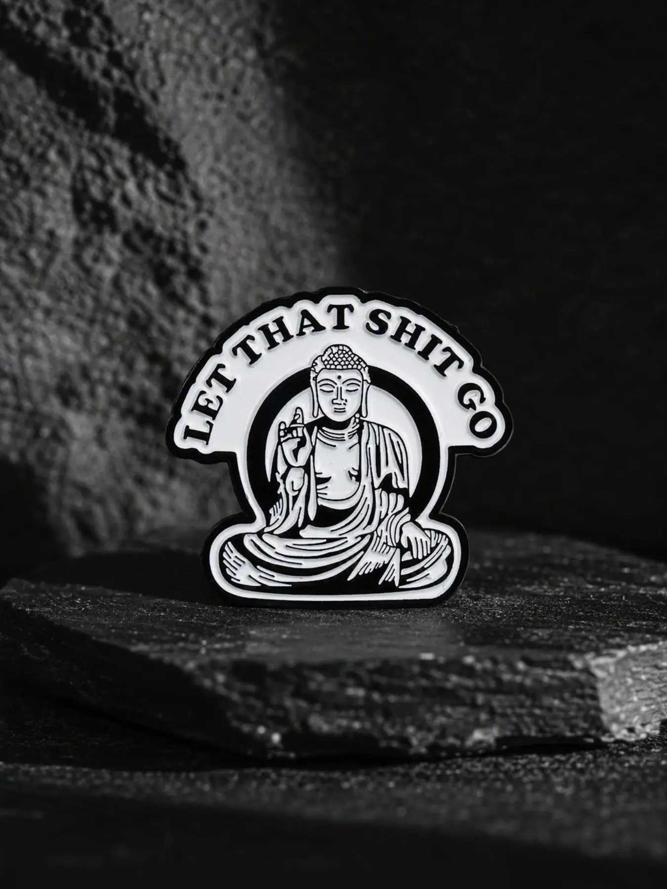 1Pc, Black & White Enamel Buddha Brooch, Humorous Let‑Go Themed Lapel Pin, Buddha Figure Badge, Black‑White Contrast Design, Fashion Accessory for Bags & Clothes
