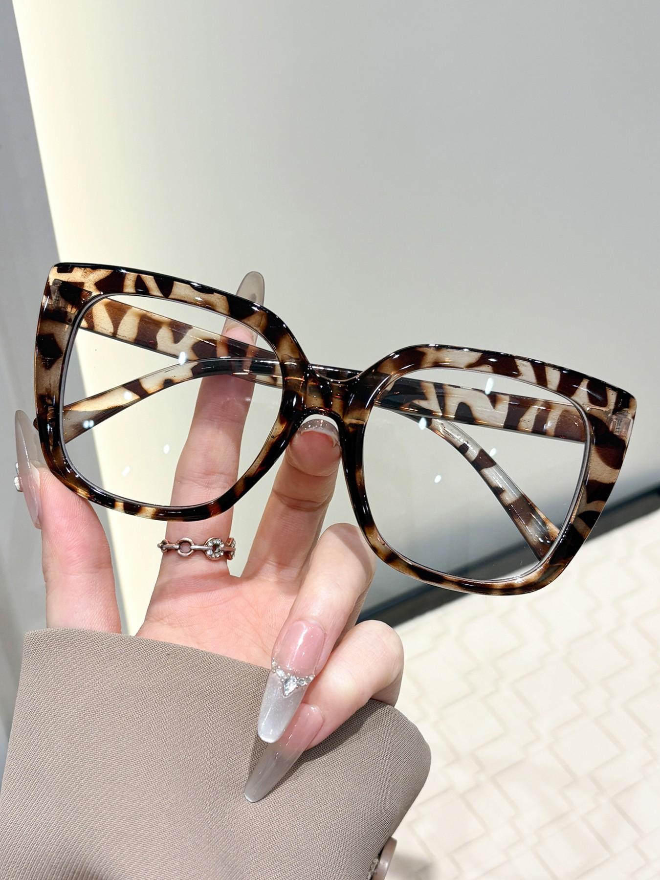 Classic Vintage Cat Eye for Women, Stylish Trendy Eyewear, Flat Lenses Perfect for Street Style, College Look, Commuting, and More