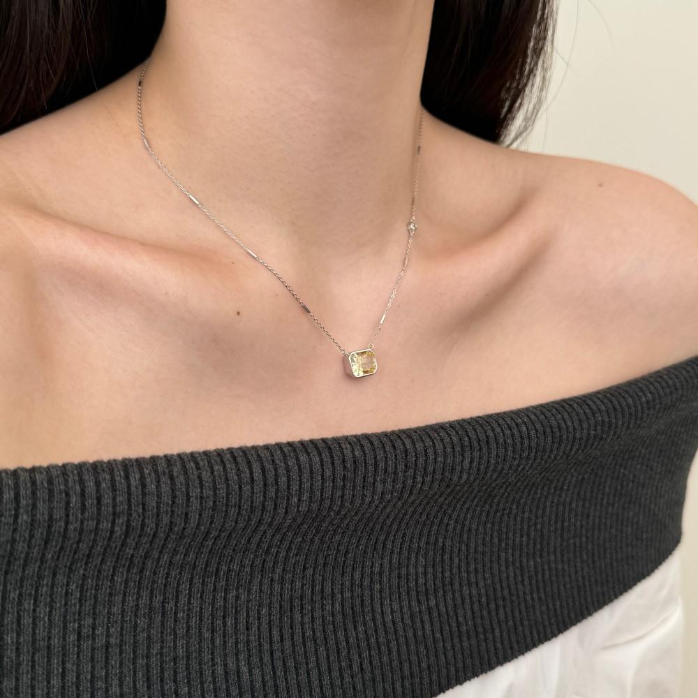 (SN052)S925 Sterling Silver Ice Flower Cut Pendant Necklace Elegant and Stylish Gift for Women’s Daily Wear