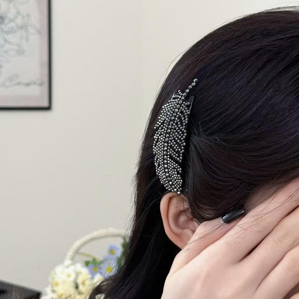 2026 New Luxury Style Earrings with Rhinestones, Perfect for Parties and Gifts, Elegant Accessory for Special Occasions