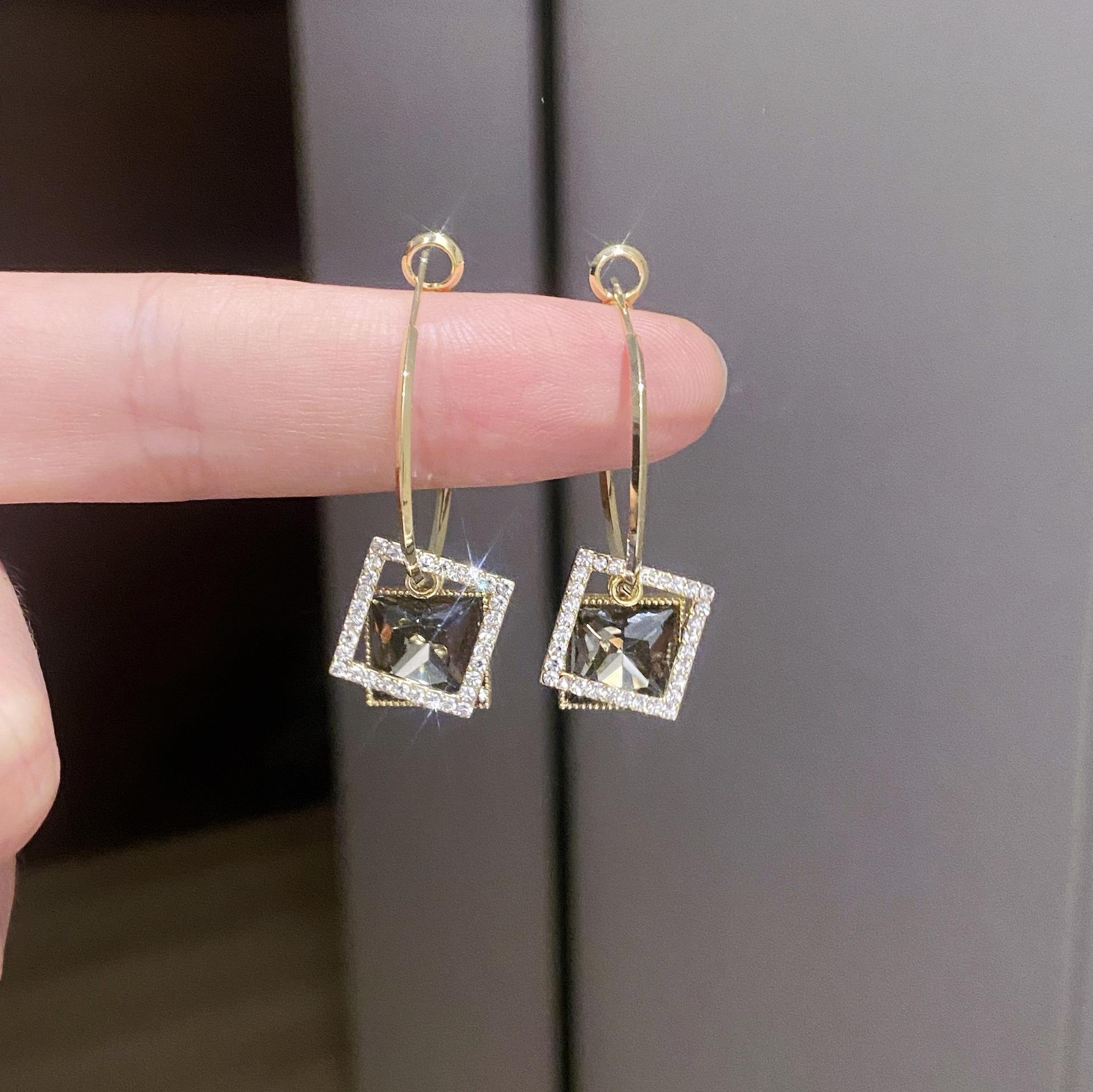 Square Hoop Earrings for Women, Modern Elegant Jewelry with Sparkling Cubic Zirconia and 925 Silver Needle, Female, Adds A Sparkling Allure, Statement Earrings, Unique Earrings