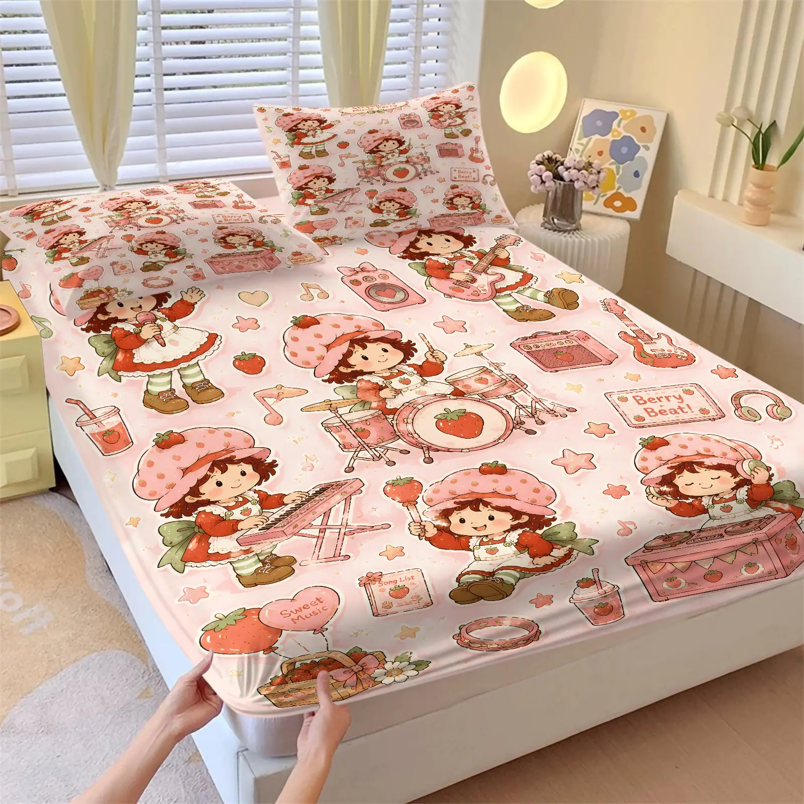 Trendy Cute Strawberry Cartoon Girl Band Print 3Pcs Fitted Sheet Set, 1 Fitted Sheet & 2 Pillowcases, Deep Pocket Elastic Non Slip Mattress Cover, Soft Washable Kawaii Bedding Decorative Bedsheet Sets For Girls Bedroom Dorm Kids Room Home Decor Gift