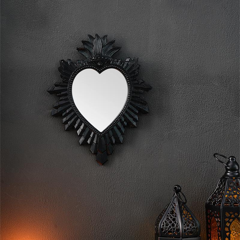 1PC, golden and black flame heart-shaped decorative pendant, resin material sacred heart decorative pendant, suitable for religious wall decoration, home wall decoration or photography prop decoration, theme party decoration #TOP PICKS