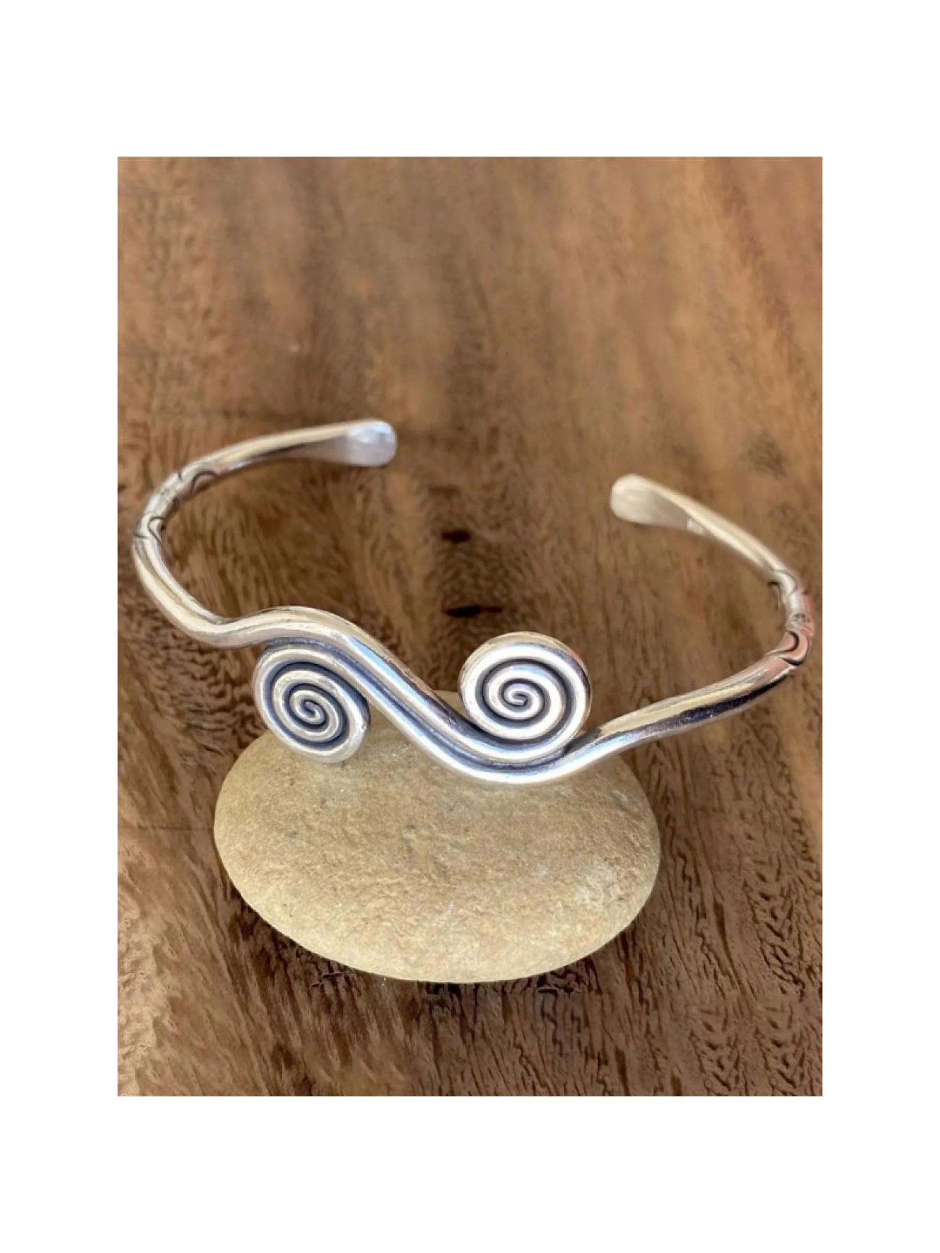 Bohemian Spiral Adjustable Cuff Bangle, Vintage Unisex Bracelet, Retro Old Look Fashion Accessory, Unique & Stylish for Daily Wear