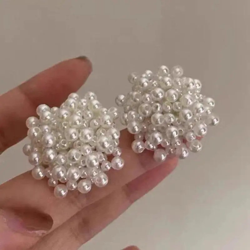 Imitation Baroque Pearl Flower Stud Earrings for Women Luxury Pearl Bead Earrings Personalized Jewelry Accessories