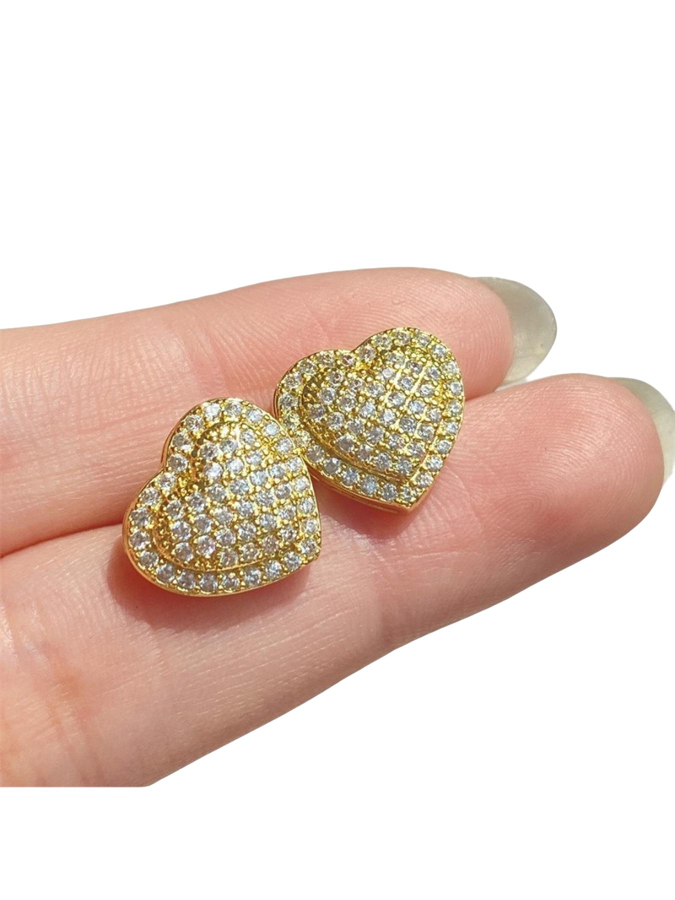 Fashionable copper stud earrings with micro-set zircon heart-shaped design for women, a perfect gift for wedding anniversary