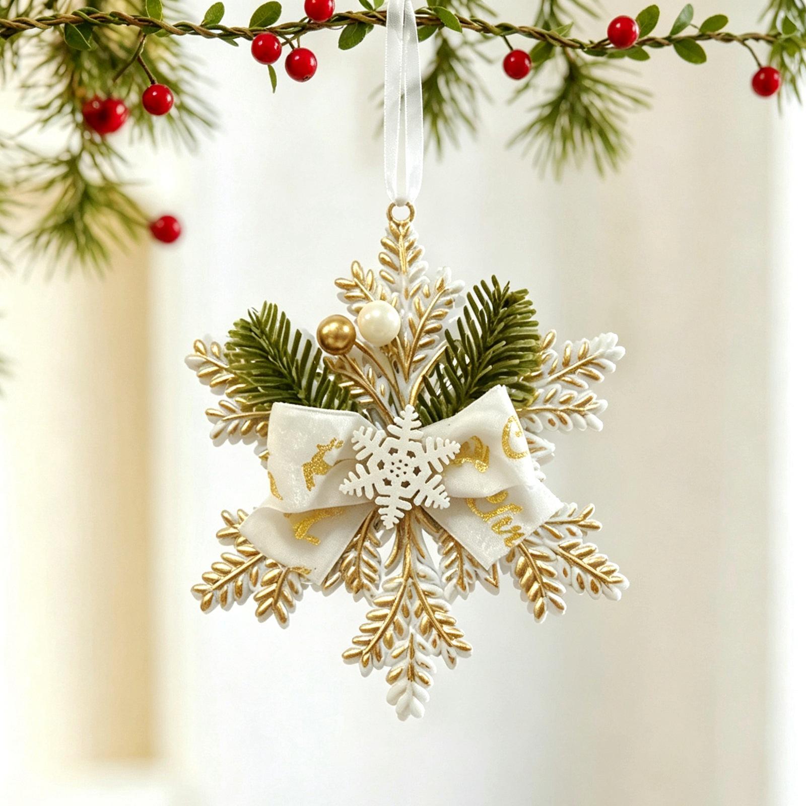 1Pc Christmas Ornaments, White & Gold Vintage Plastic Hanging Decorations, Snowflake Reindeer Key Christmas Tree Pendants, Suitable for Christmas Tree Decor, Holiday Decor, Window & Home Festival Atmosphere Decor