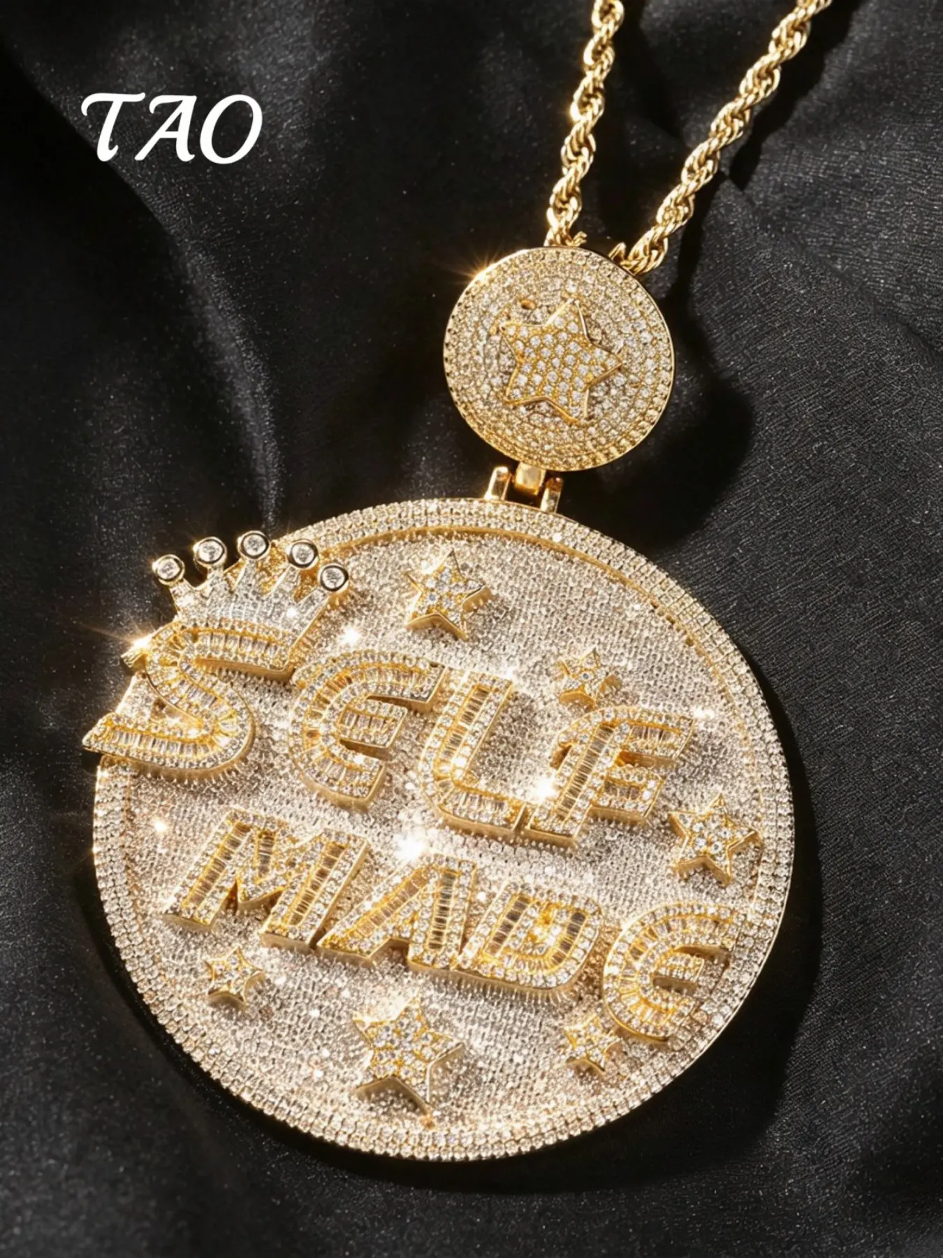 TAO-1Pc Bold Luxury "SELF‑MADE" Big Disc Pendant, Inlaid 5A‑Grade Zircon on Copper, Matched With 24‑Inch Twisted Chain, Hip‑Hop Rap Style, Unisex, Couple Jewelry, Versatile Daily Accessory