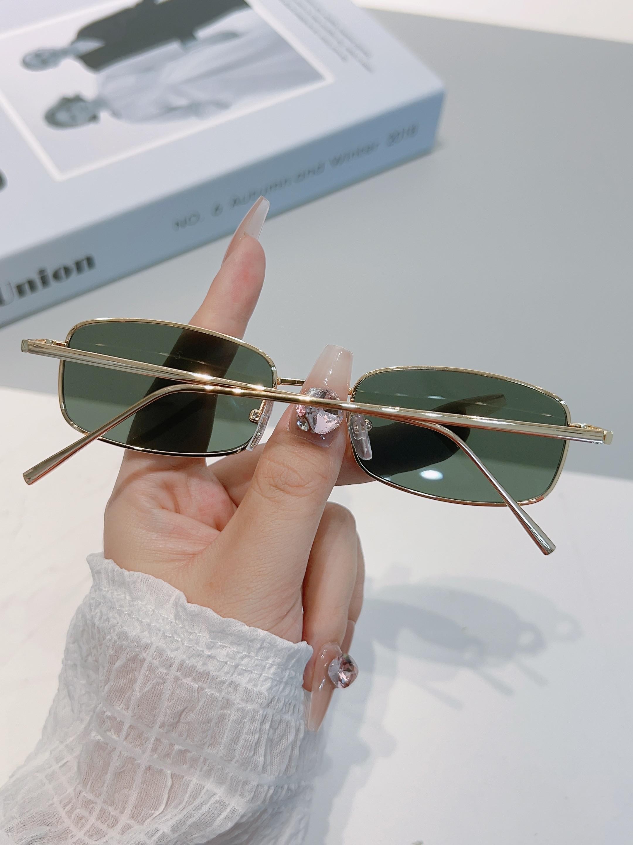 Women's Metal Rectangular Small Frame Glasses, Elegant Vintage Fashion, Lightweight and Stylish, Perfect for Daily Wear