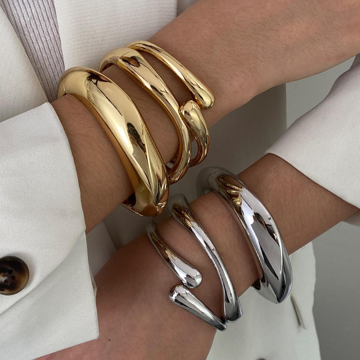 Women's Minimalist Chunky Gold-Silver Cuff Bangle Set, Trendy Wide Smooth Dome Sports Wristbands, Aesthetic Liquid Tear Drop Open Layering Punk Metal Jewelry Gift for Daily Use, Bangles