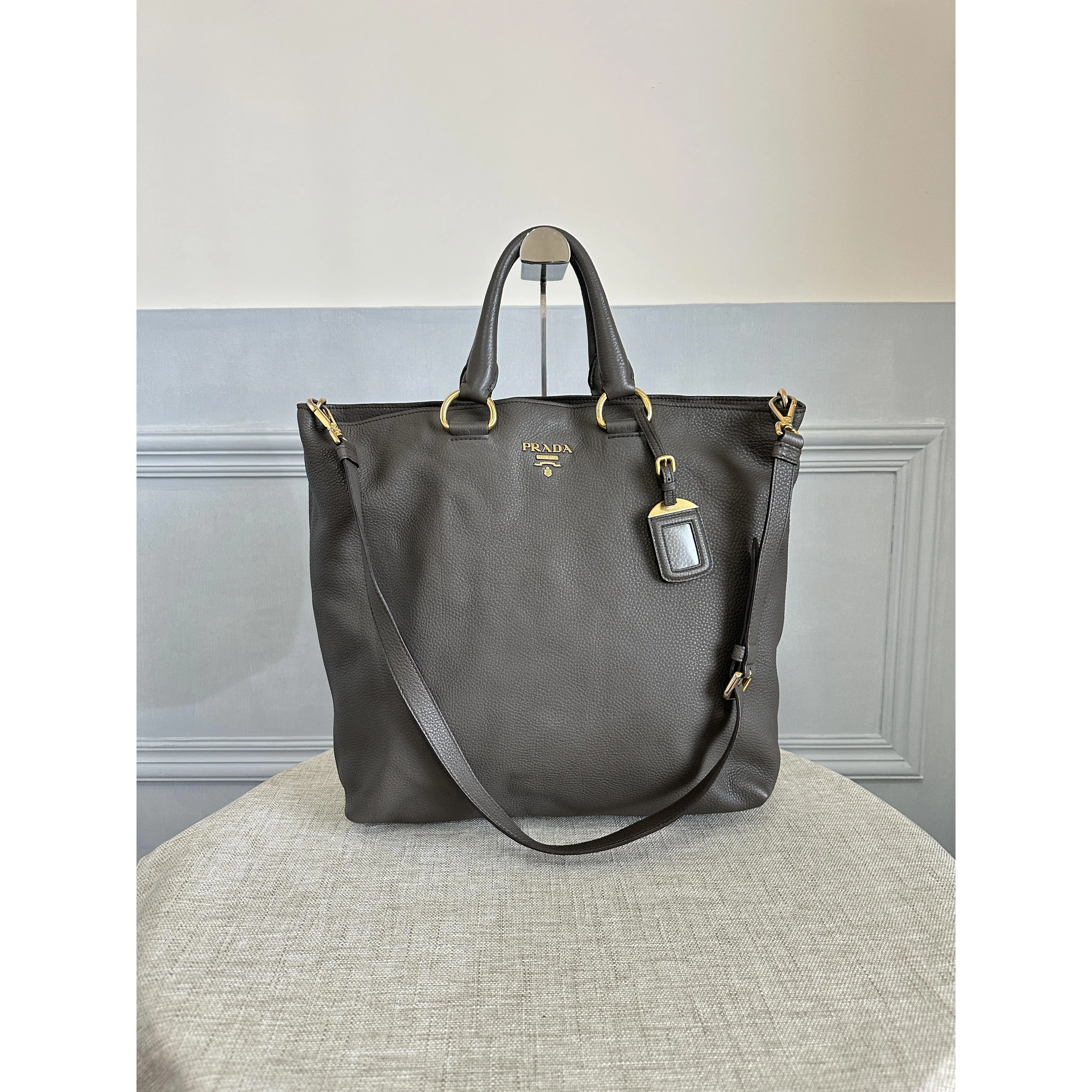 Pre-owned PRADA Dark Grey Pebbled Leather Large Tote Crossbody Bag