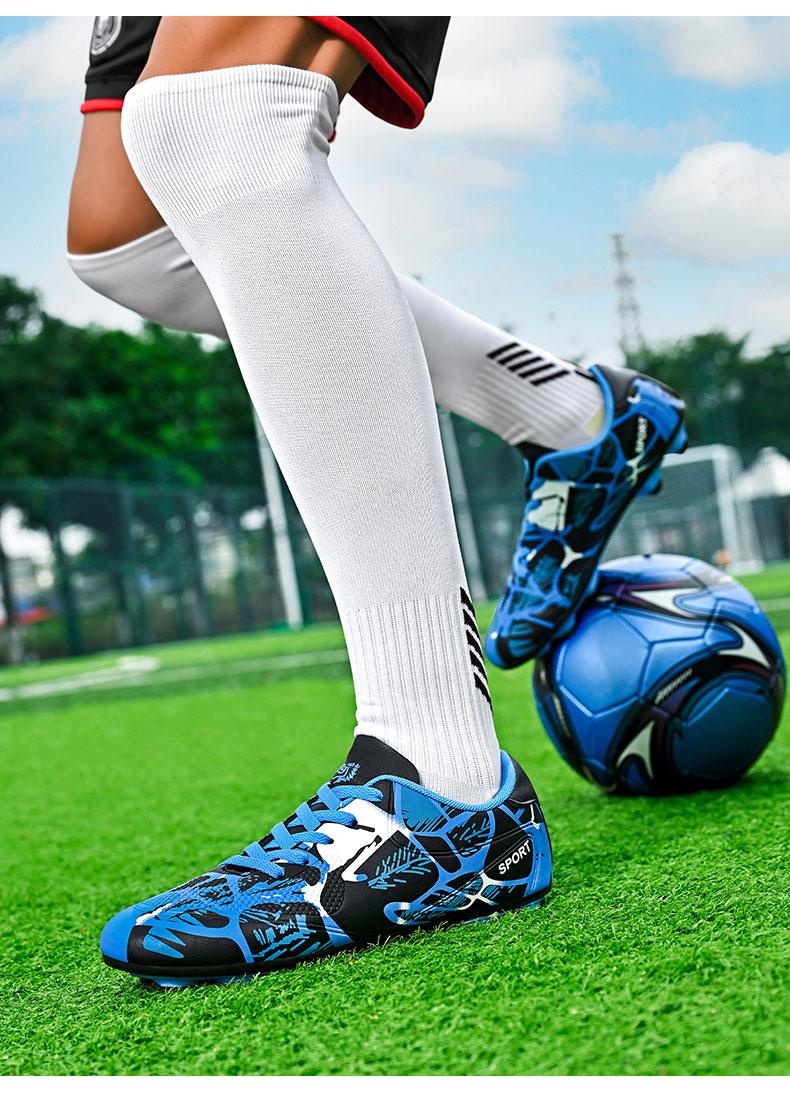 1 Pair Unisex Soccer Training Shoes Flexible Movement Quick Response Anti-Slip Wear-Resistant Comfort Insole 3 Color Options