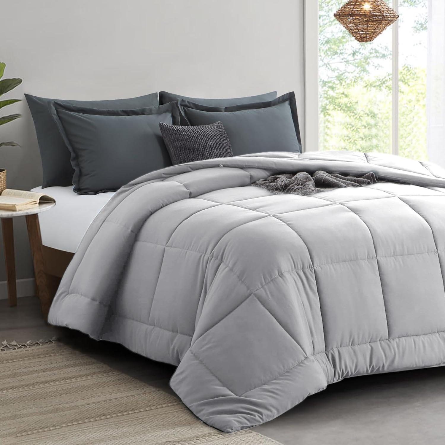 Lightweight 200 Gsm All-Season Cozy Chic Blanket, Ultra Soft Hypoallergenic Microfiber Filling, Ideal Home Bedding for Year-Round Use