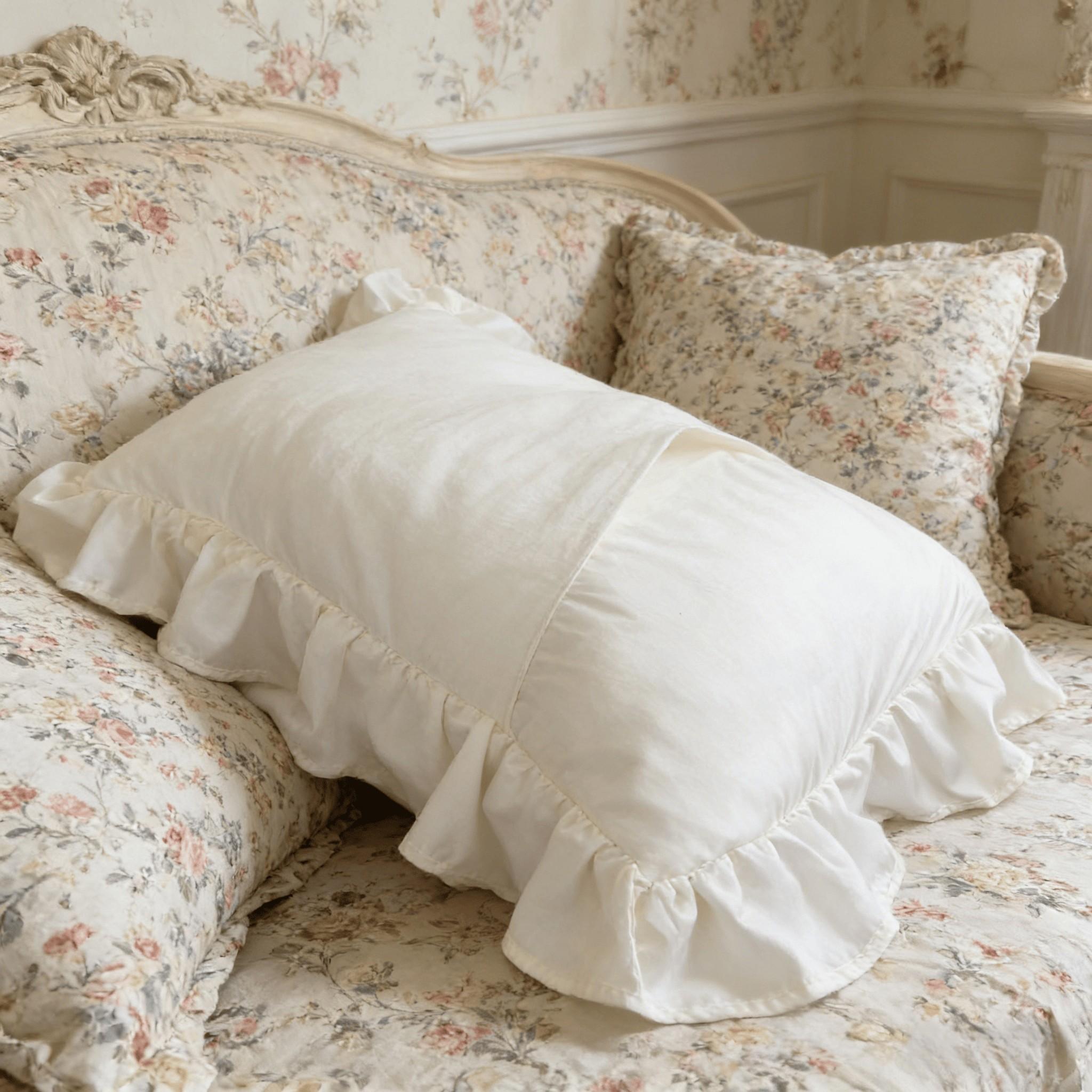 2Pcs French Ruffle Throw Pillowcases, Solid Color Gentle Design, Skin-friendly Breathable and Comfortable, Suitable for Bedroom, Dorm and Home Decoration Daily Use