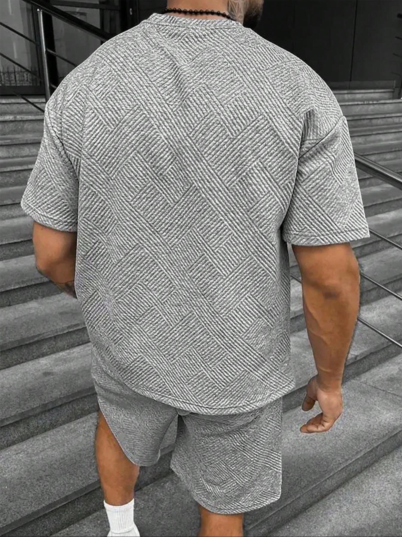 Two-Piece Set Men's Solid Short Sleeve Tee & Shorts Set, Regular Fit Casual Round Neck T-shirt & Track Shorts, Summer Clothes Set for Men