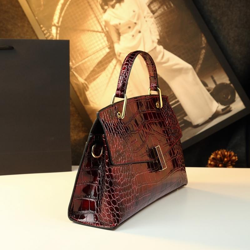 Luxury Wine Crocodile Texture Handbag, High-End Commuter Crossbody Bag, Elegant Mother Bag, Large Capacity Shoulder Bag