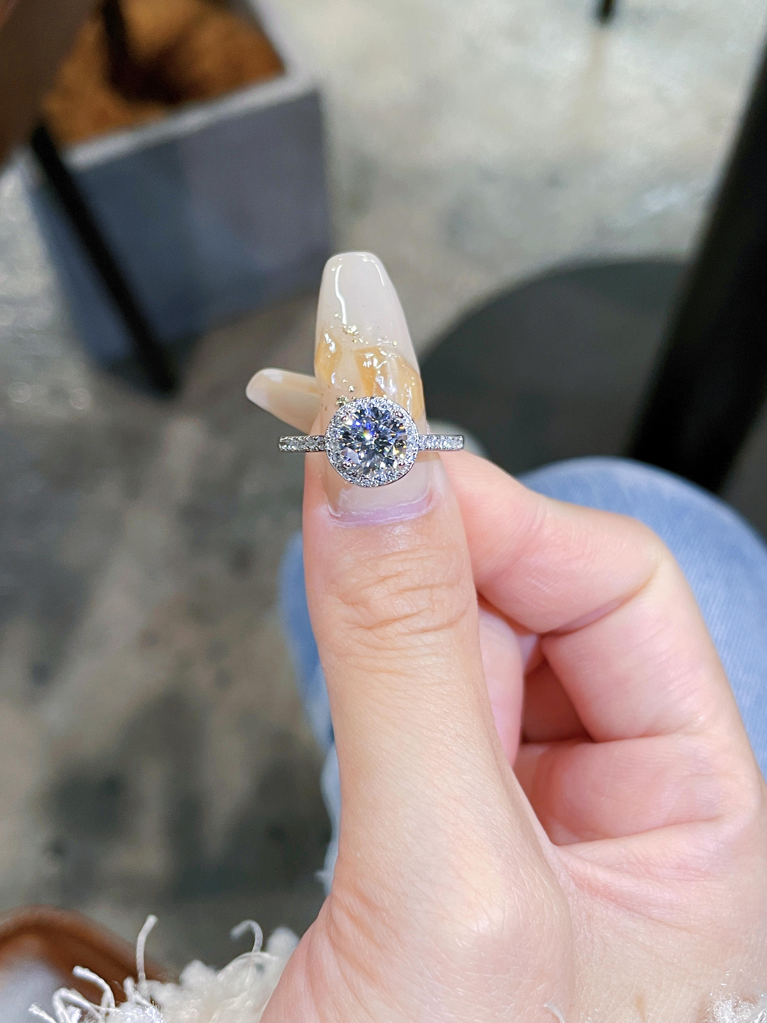 【#14 Classic】Round Halo Synthetic Moissanite Ring in 925 Sterling Silver for Women 0.5-2carat D Color VVS1 Clarity Synthetic Moissanite Size 4.75-9 gift