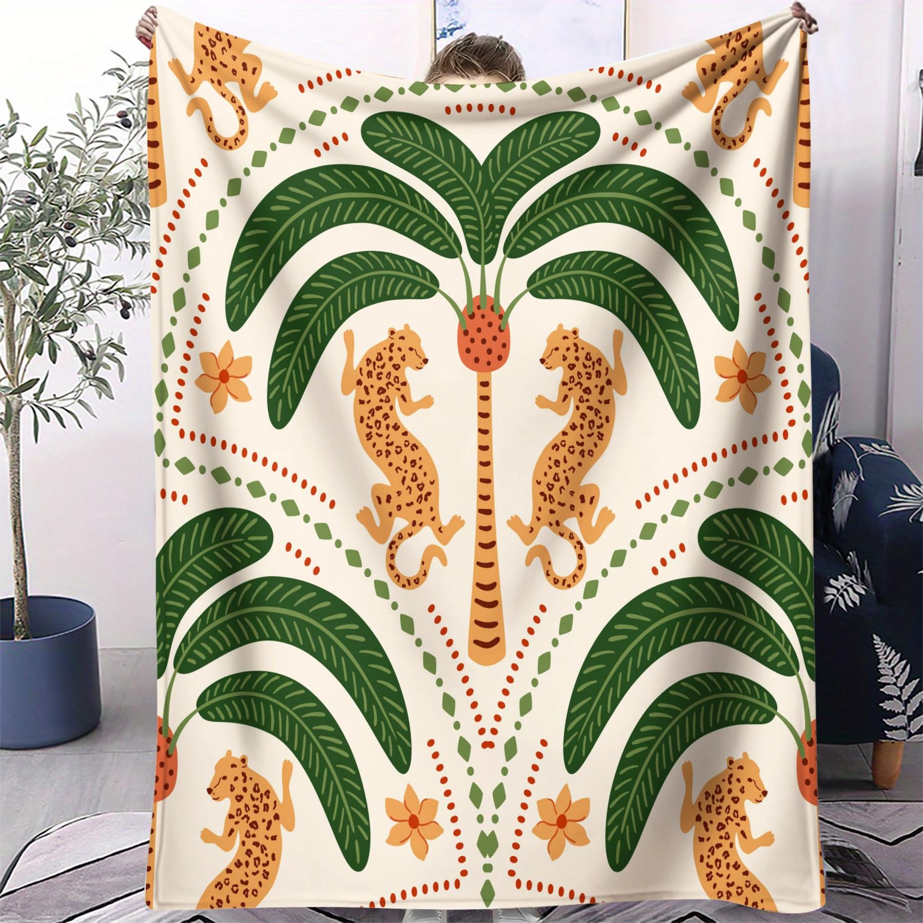 1 Pcs Tropical Cheetah & Palm Blanket, Bohemian Style Flannel Blanket, Warm, Breathable and Shed-Free, Essential for Travel and Picnics, Ideal for Exotic Style Lovers, Unique Bedrooms and Dorm Napping