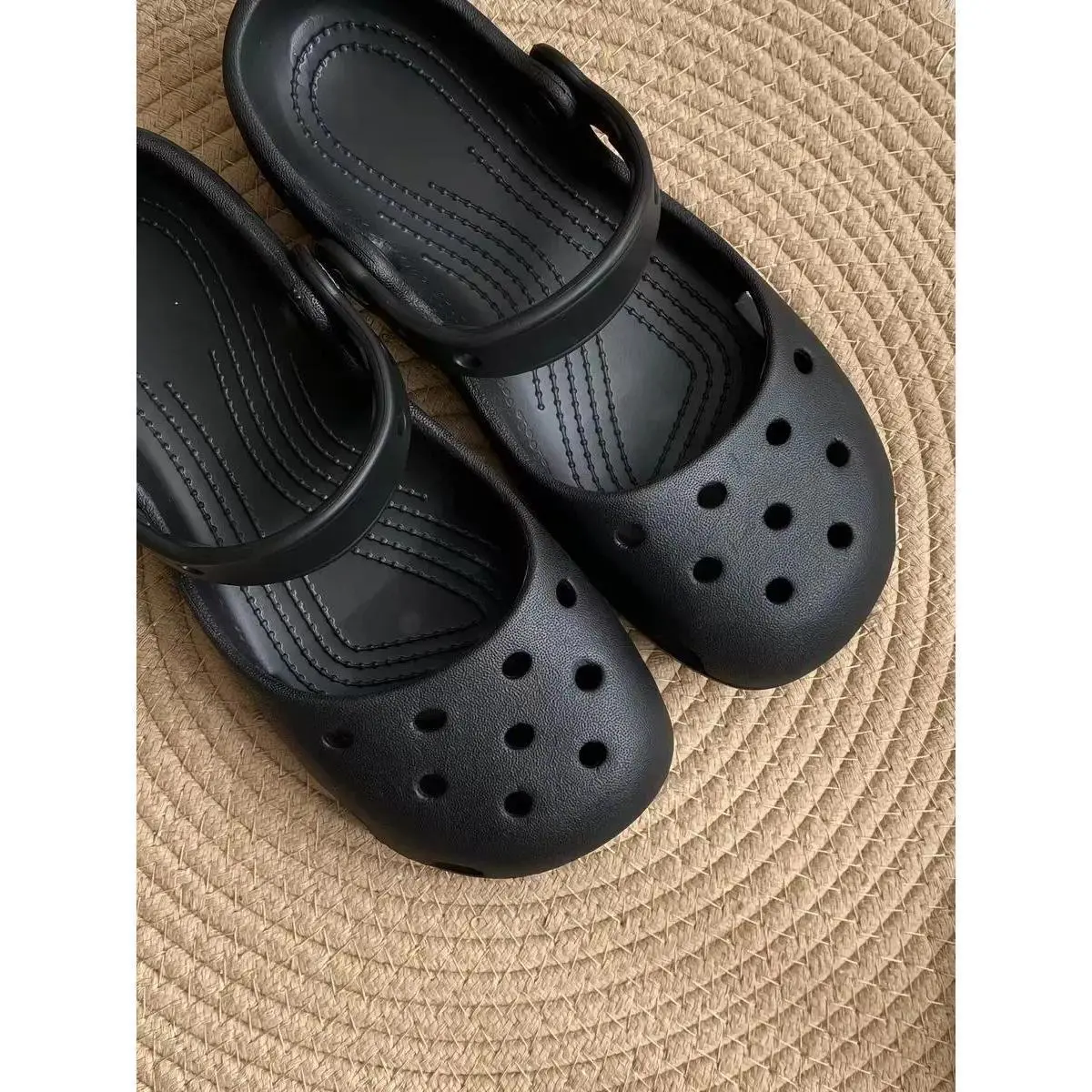 Popular hole shoes summer hollow ballet shoes women's sandals flat heel soft sole shoes non-slip outside