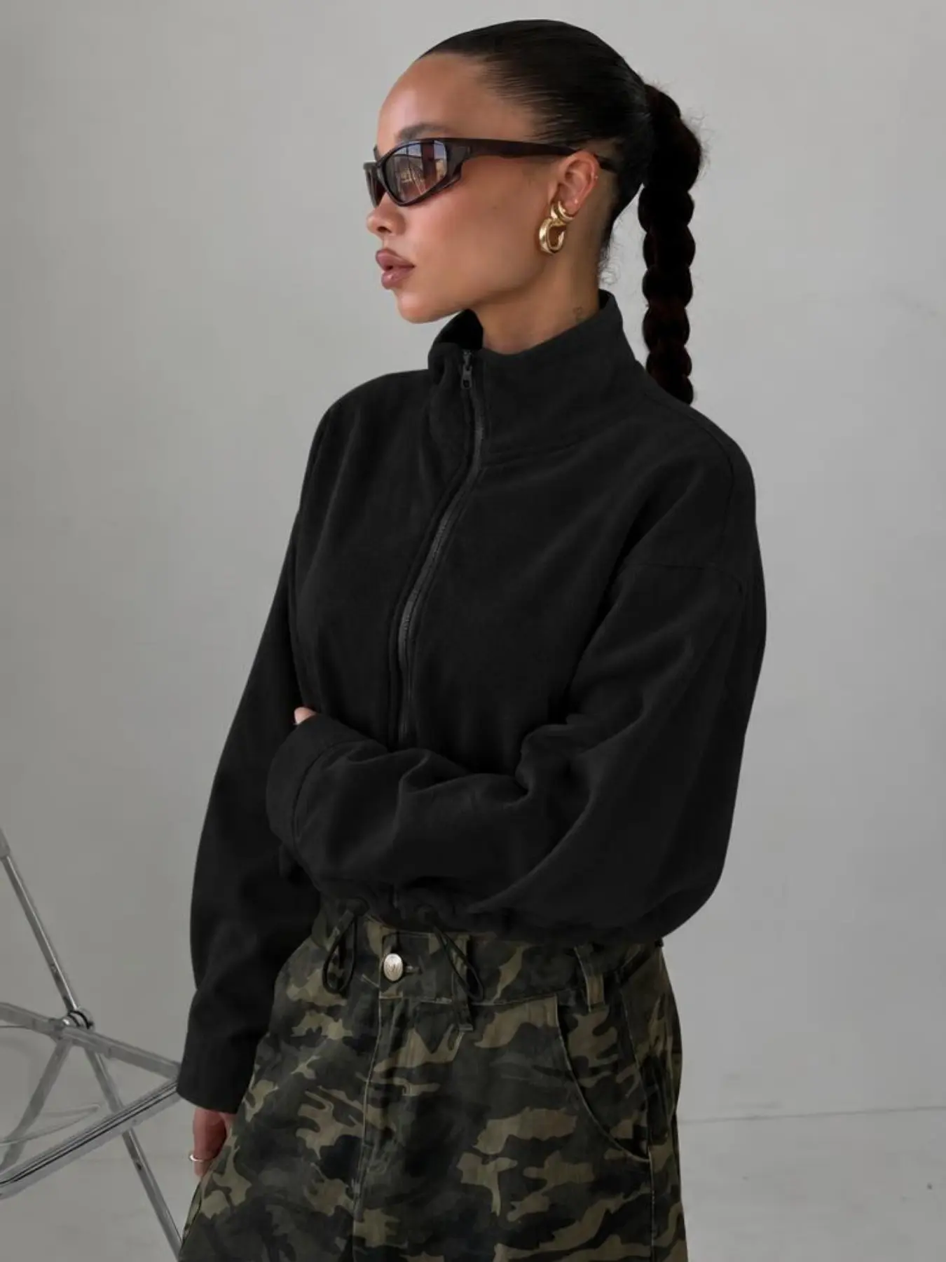 Women Cropped Zip Up Jacket, Stand Collar Long Sleeve Outerwear with Adjustable Drawstring Hem, Side Pockets Design, Loose Fit Casual Windbreaker, Trendy Daily Streetwear, Versatile Going Out Outer Coat for Ladies