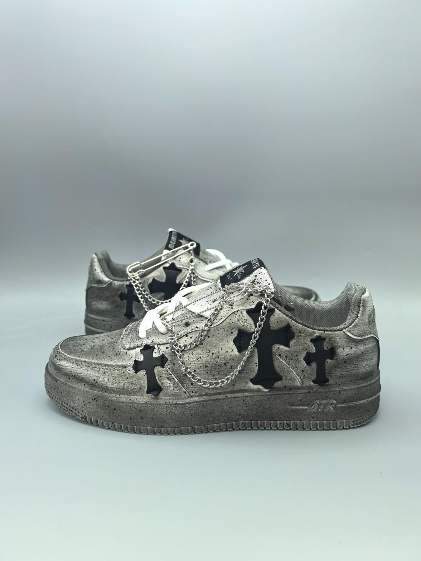 Men's Vintage Metal Chain Cross Sneakers,Size Up by One Size Recommended， Trendy Comfortable Versatile Dark Style, Perfect for Daily and Fashion Scenes