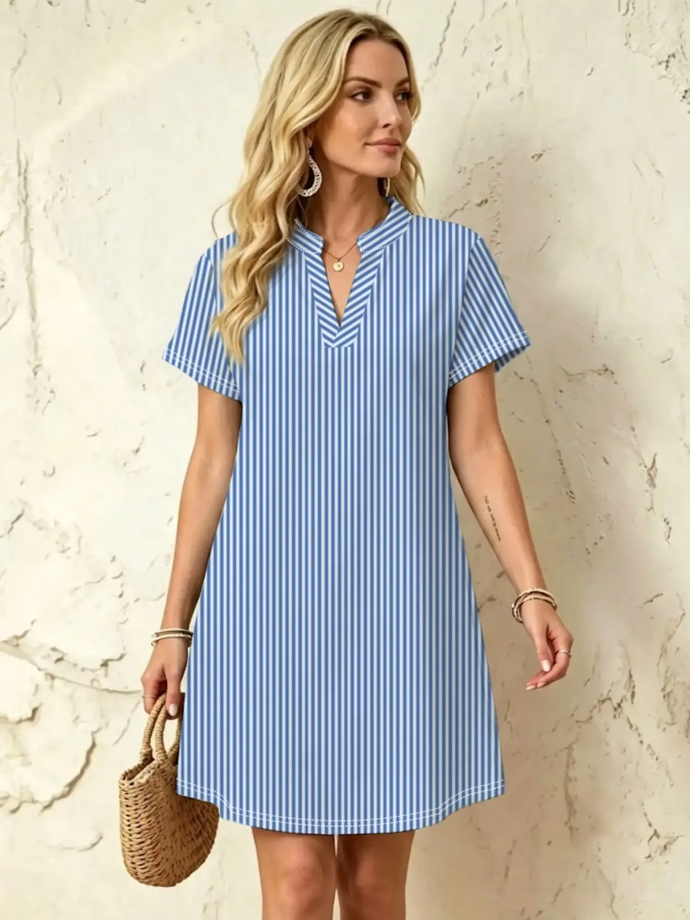 Women's classic striped all-over print V-neck short-sleeved dress, casual beach sundress, lightweight and breathable for summer commuting, casual wear, and lounging at home, Beach Holiday Dresses. A simple, versatile, and slimming summer outfit for women.