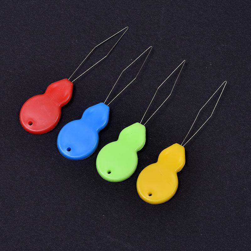 30-Pack in Mixed Colors，Thread a Needle Easily Even with Poor Eyesight! Colorful Gourd-Shaped Needle Threader, Plastic Tail Threader, Sewing Tool Must-Have