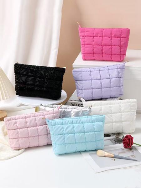 Ladies' fashionable and casual diamond patterned makeup bag, simple and textured cotton filled women's bag, suitable for daily business trips and travel, easy to carry, Makeup Organizer Pouch