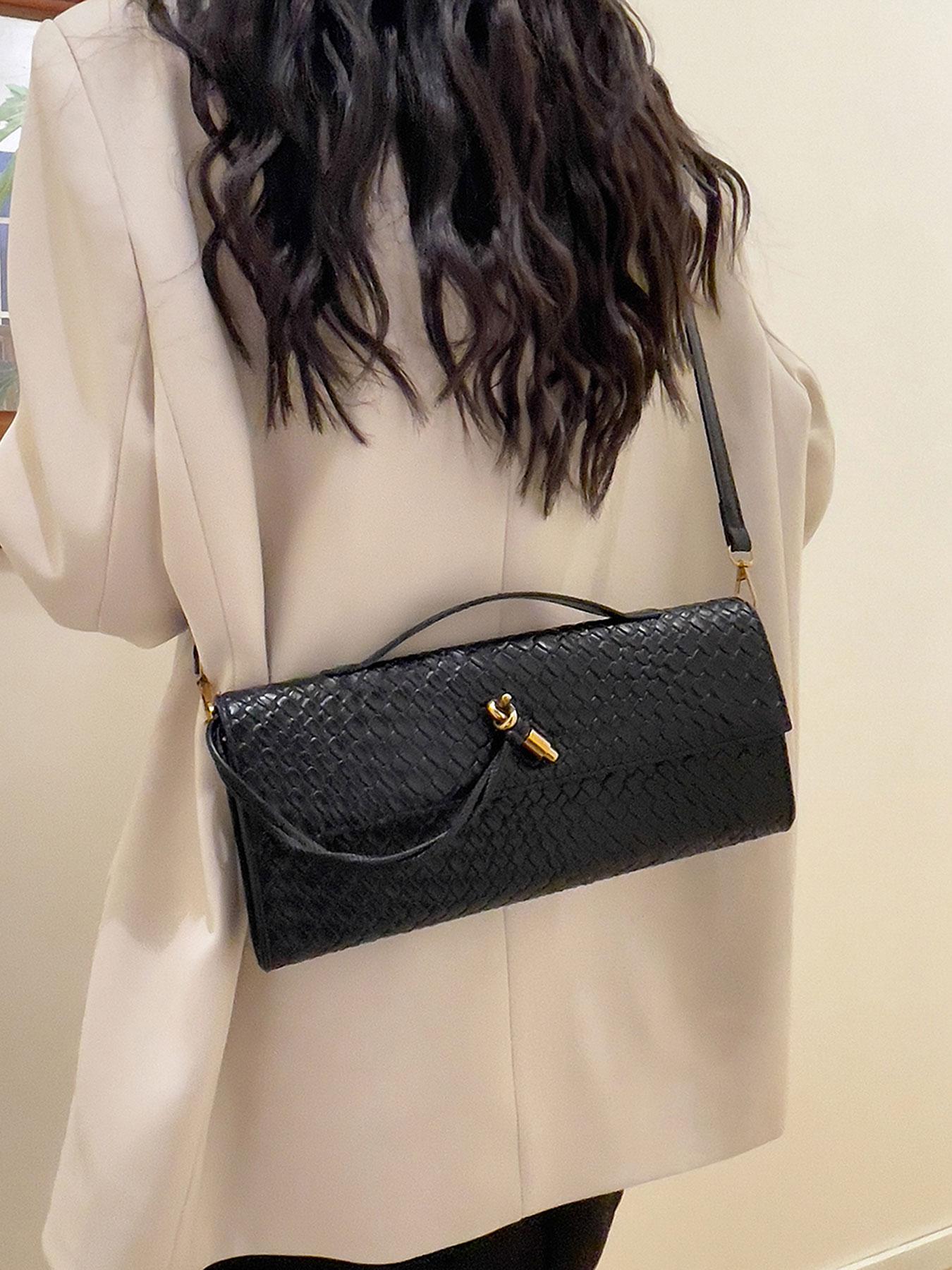 Versatile retro Classic Flap Shoulder bag with a niche design, a daily exquisite and casual crossbody bag, a fashionable and lightweight small square bag, suitable for shopping, commuting, work, daily outings, and parties