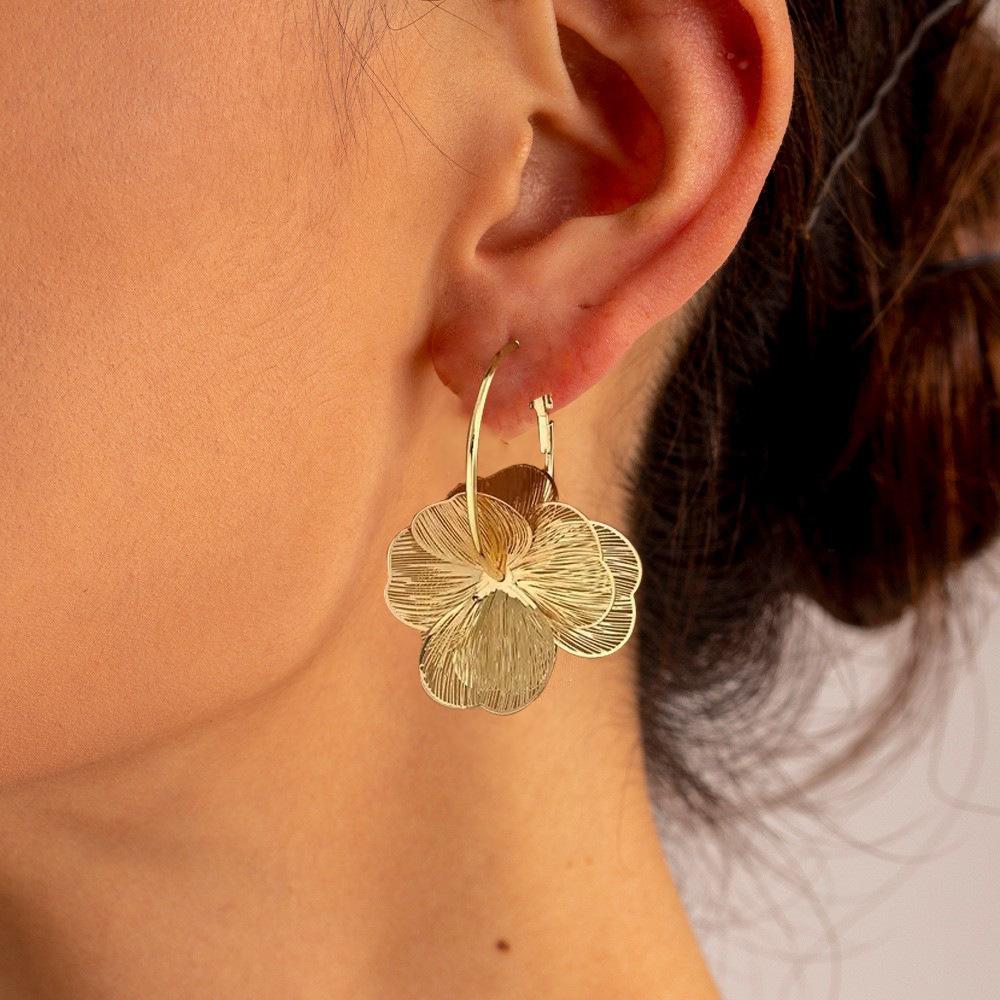 2-piece Set - Golden Flower Earrings with a Luxurious, Exquisite, and Charismatic Appeal, Fashionable and Niche Earring Styles as Sweet and Elegant Accessories #Jewelry / Colorfast / Hypoallergenic / Couple's Style / Festival / Party / Ideal Gift