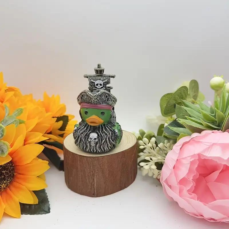 1pc Quirky Evil Pirate Series Skull Duck Toy, Unique Design for Kids & Adults, Perfect Gift Idea for Halloween & Parties