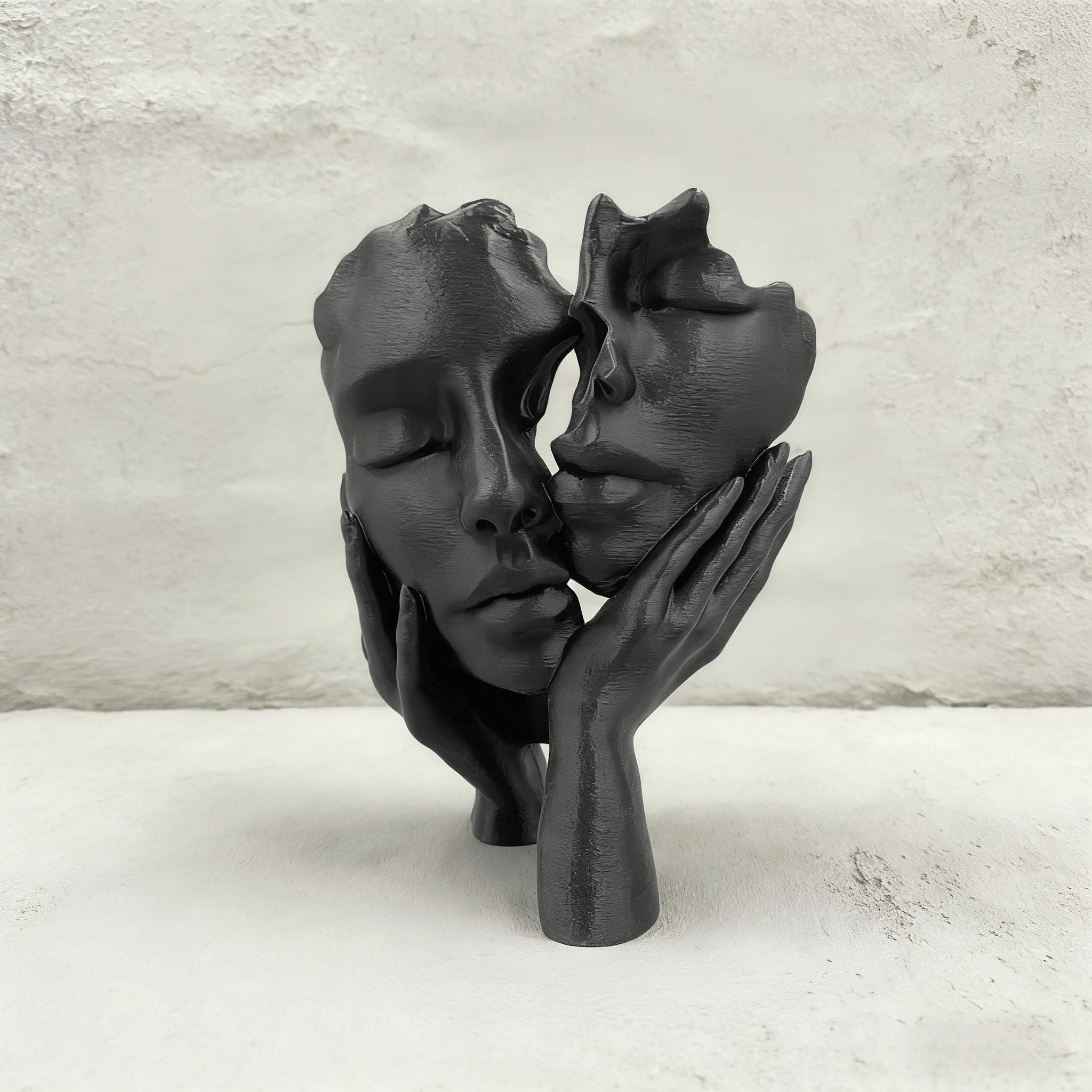 Plastic Abstract Sculpture Embracing Figurine, Warm Hug Statue, Home Office Decor, Modern Art Wedding Anniversary Gift, Symbolizing Love and Connection