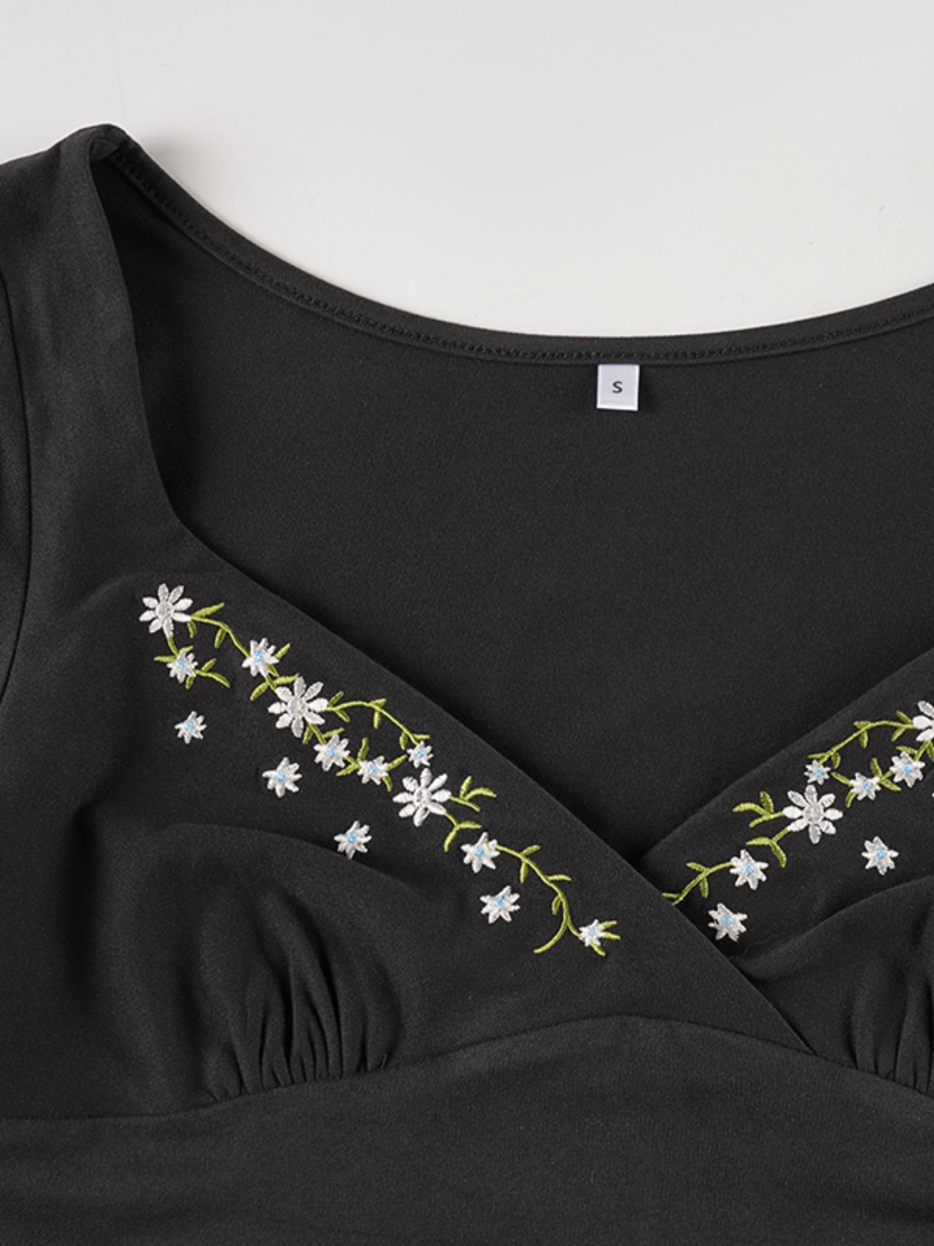 Women's V-Neck Long Sleeve Floral Embroidery Slim-Fit Top Blouse, Autumn Fashion Casual Wear, Comfortable & Stylish Ladies' Clothing