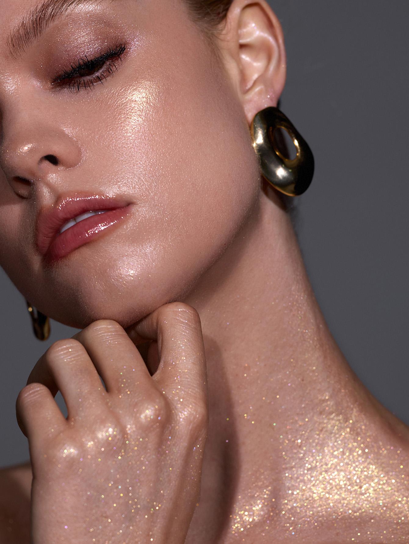 SHEGLAM Go Go Glow Highlighting Body Mist-Effortlessbeauty- Coachella