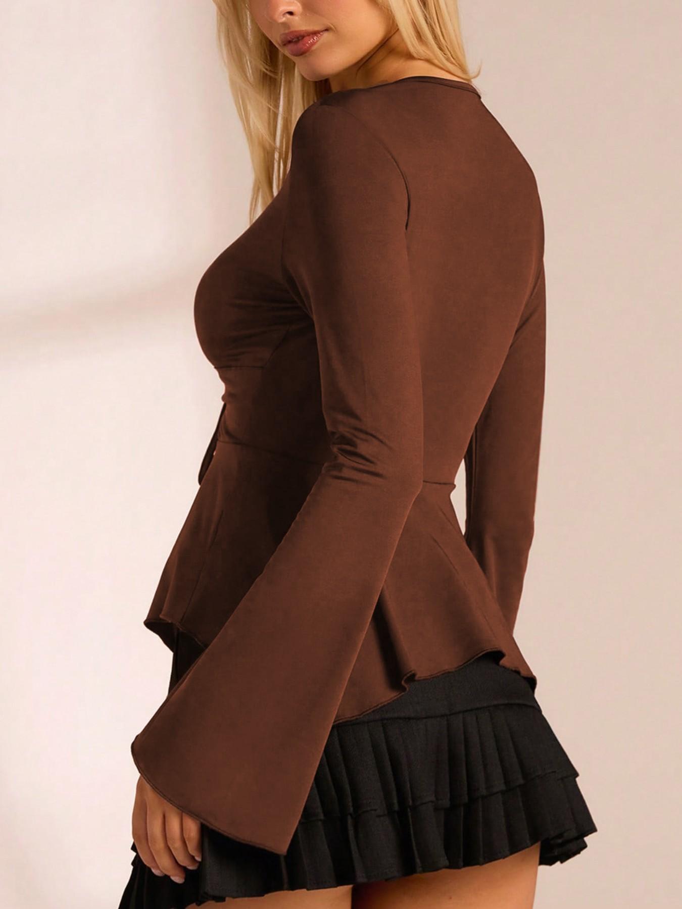 Women's street style slim V-neck long-sleeved bohemian style tie-front sexy top with lace patchwork design, fashionable, casual, everyday and sexy women's clothing for spring and autumn.