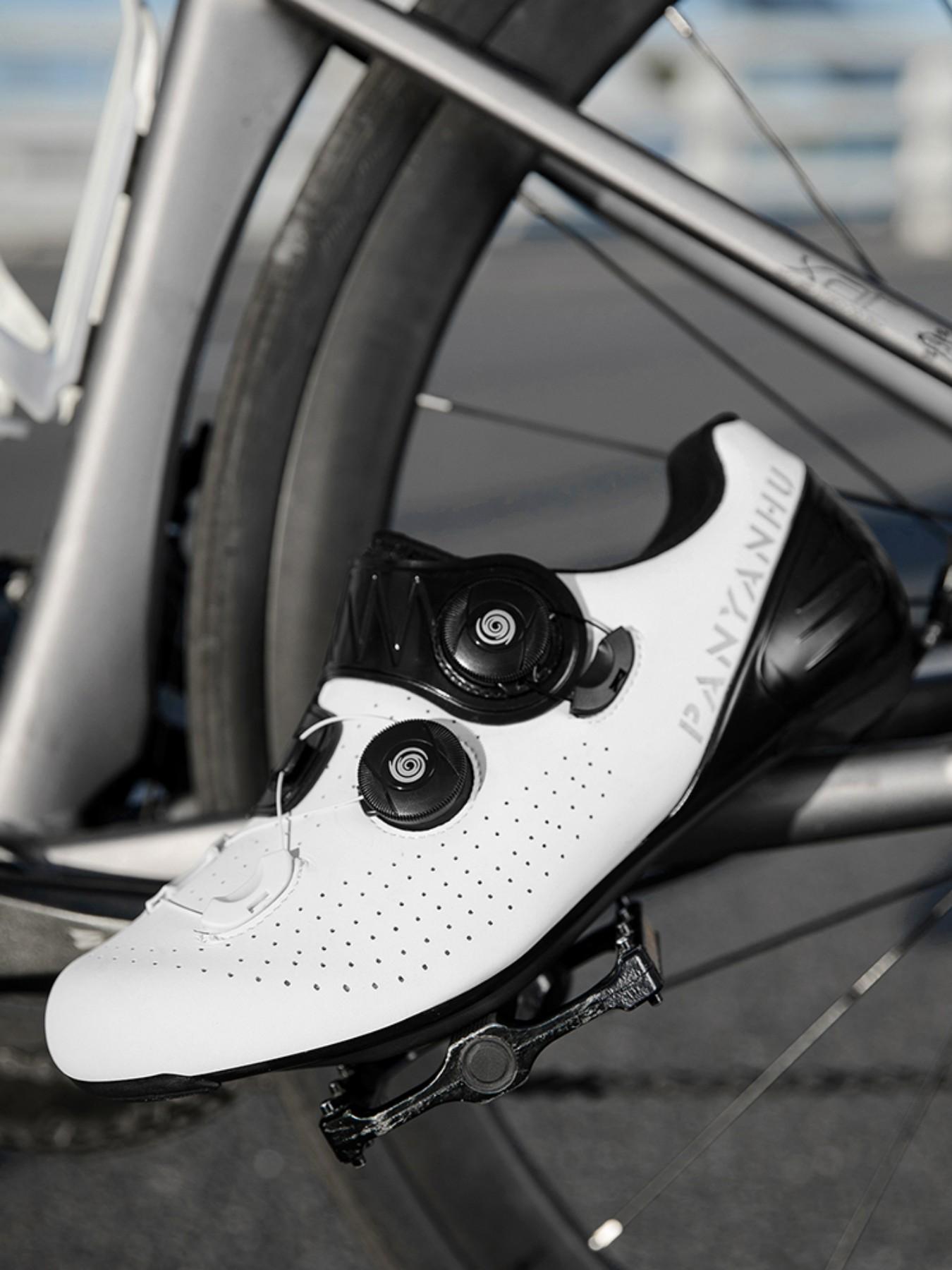 Unisex Cycling Shoes, Indoor Road Bike Shoes, Sporty PU Leather, Wide Fit, Colorblock Design, All Seasons, Professional Style