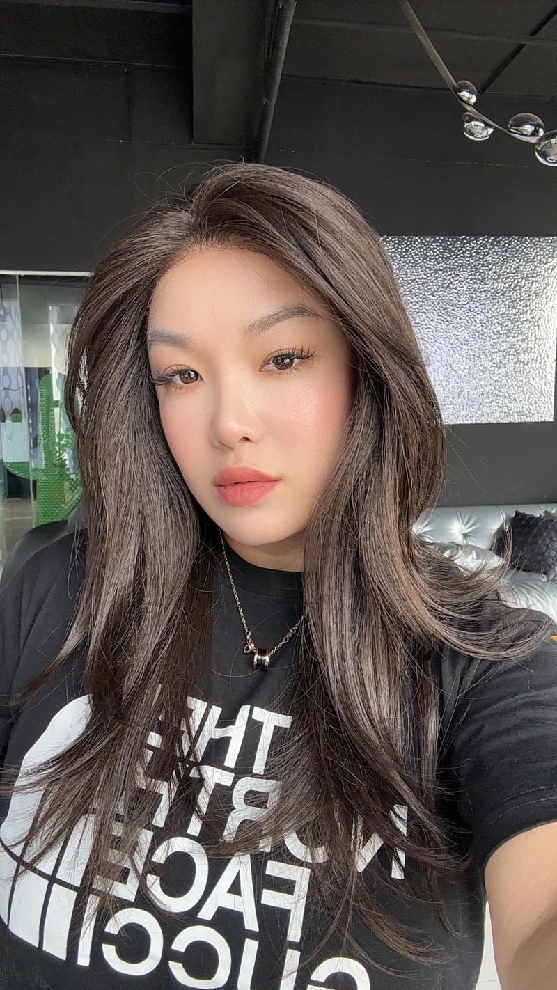 JBEXTENSION 22 Inches Pre-Cut Free Part Frontlace Glueless Wig EVIE