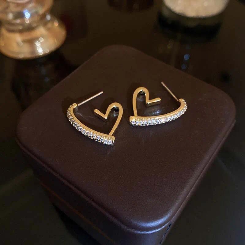 Fashion Simple Gold Color Love Heart Earrings for Women Trendy Elegant Metal Geometric Zircons Heart-Shaped Earrings Jewelry